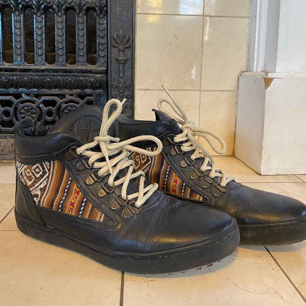 Black Leather Inkka Camping Boots